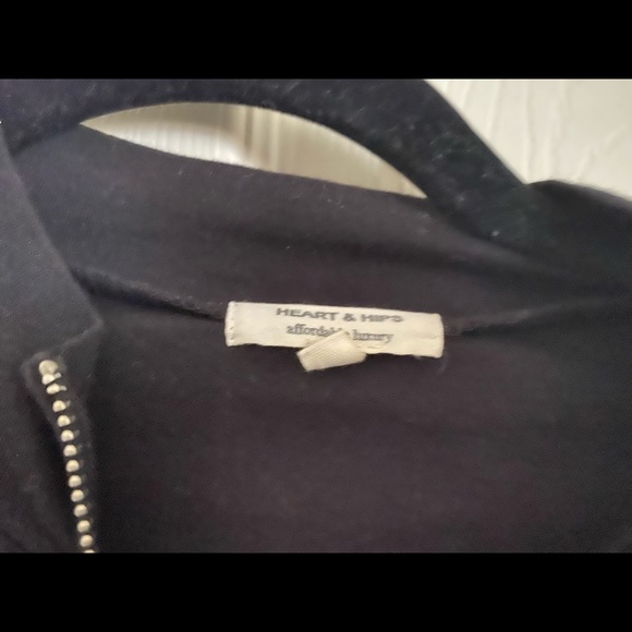 basic black crop top - Picture 2 of 3